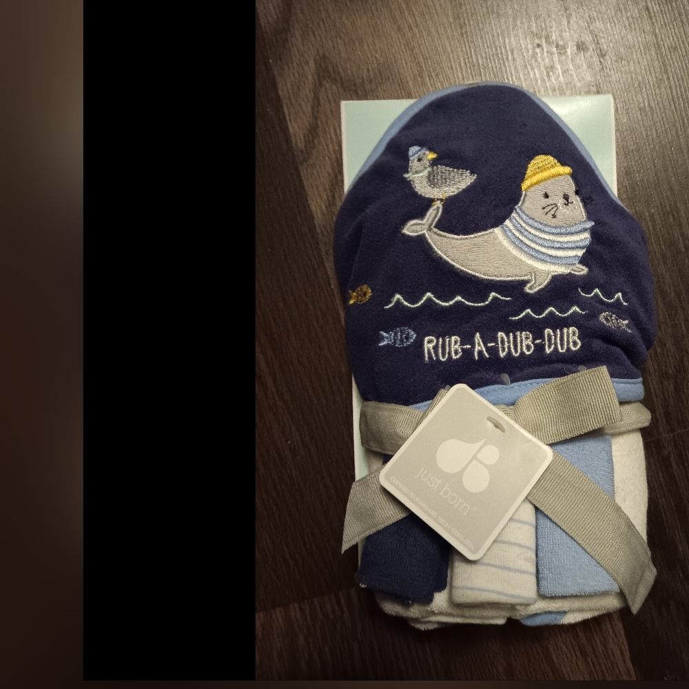 Baby hooded towel and wash cloth set